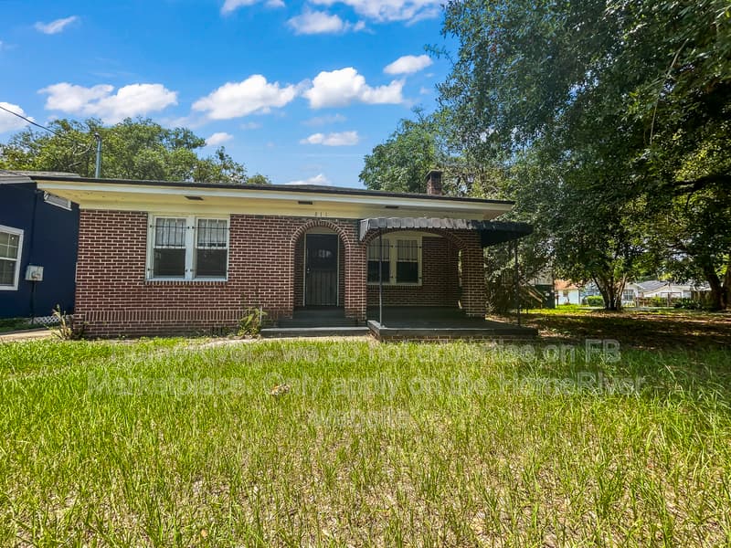 Jacksonville House: 811 Broxton St