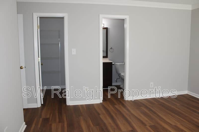 Apex House: 312 Evening Star Drive