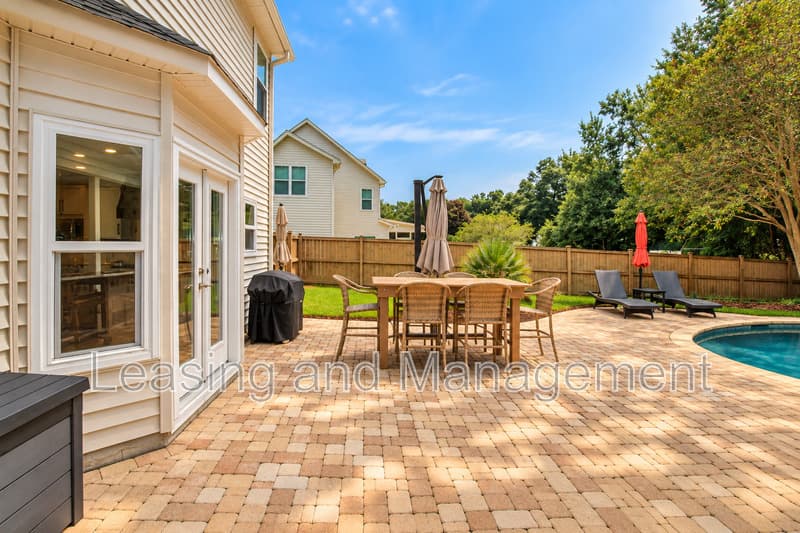 Charleston House: 1877 Bairds Cove