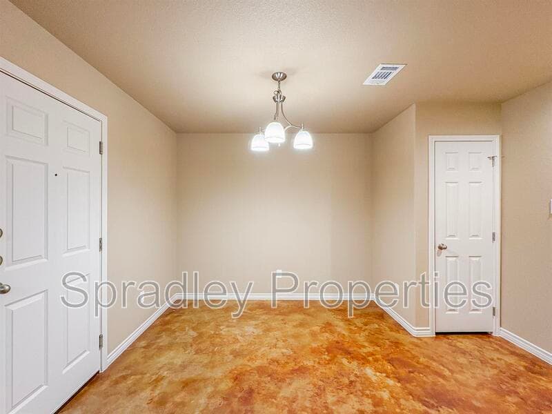 Belton Condo: 1044B Mason Dr