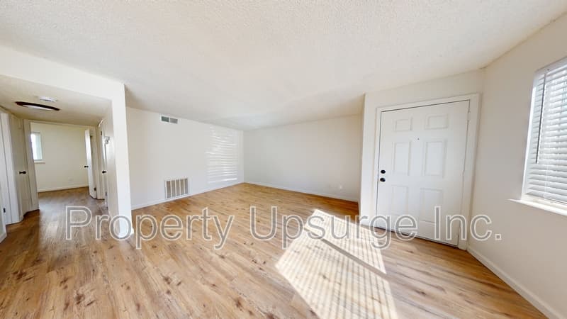 Marysville Condo: 1340 Hobart Drive - D