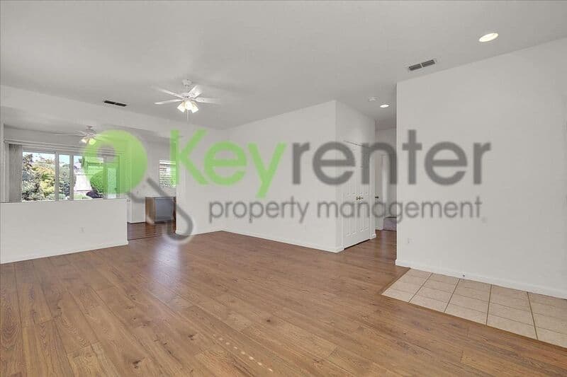 Lincoln House: 2532 Woodacre Lane