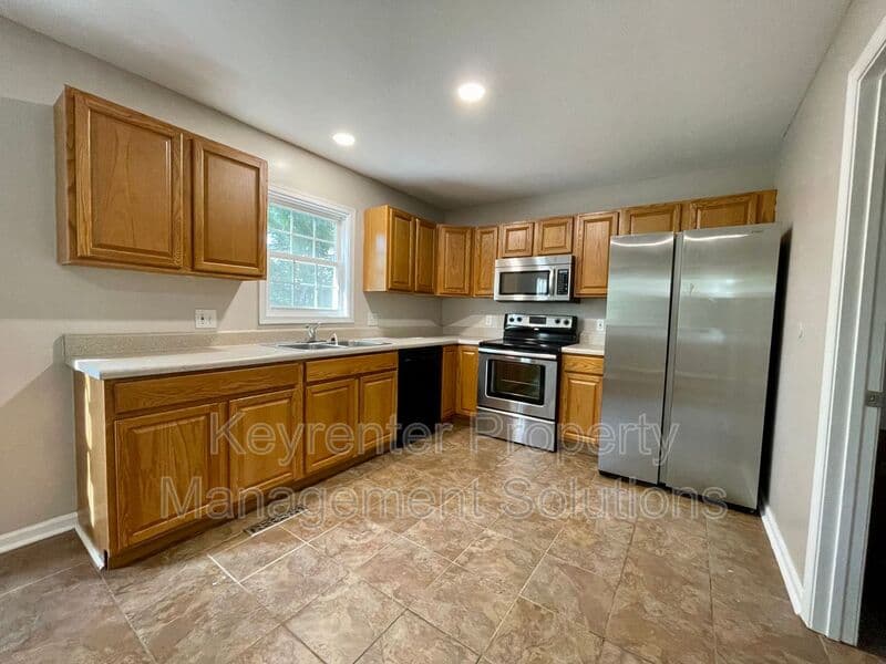 Staunton House: 1008 Jackson St