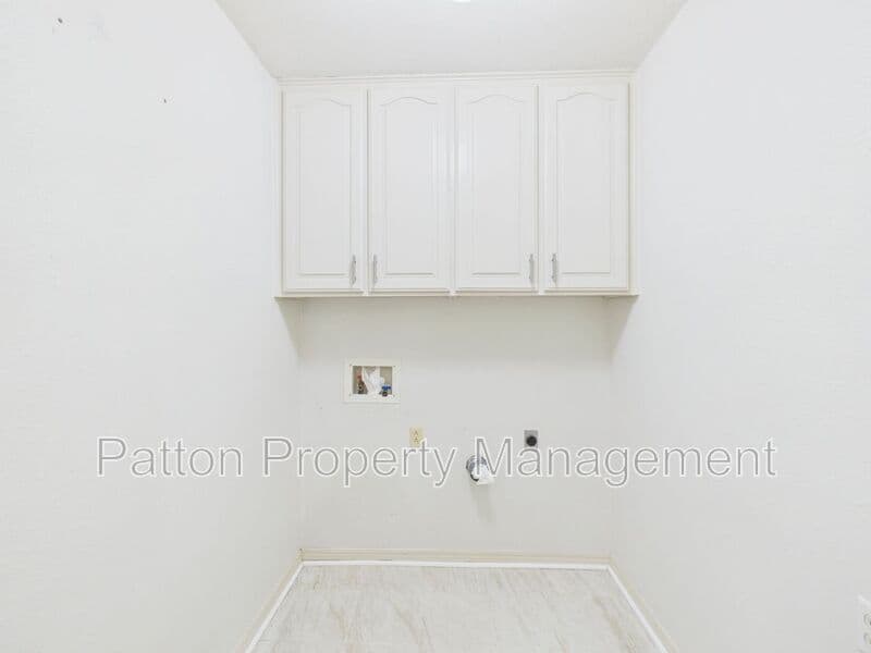 Amarillo House: 6810 Montague