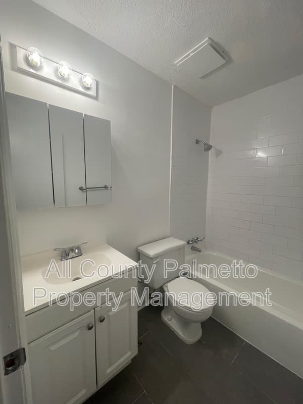 Charleston Townhome: 256 Fleming Rd