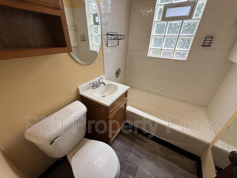 Milwaukee Condo: 2441 N Dr. William Finlayson St (Upper)
