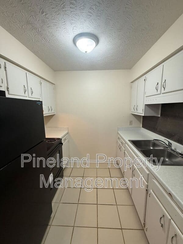 Fayetteville House: 3241 Willard Dr.