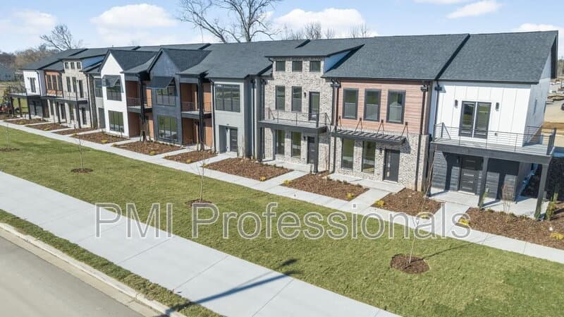 Murfreesboro Townhome: 2124 Gracie Bug Loop