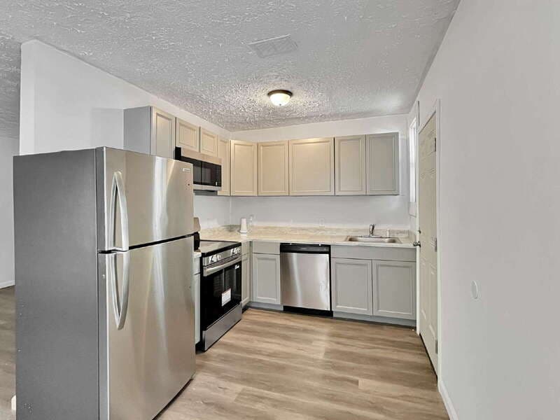 Savannah Condo: 1121 East 53rd Street