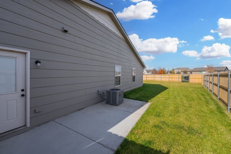 Wichita House: 2865 S Cedar Crest Ct Unit 200