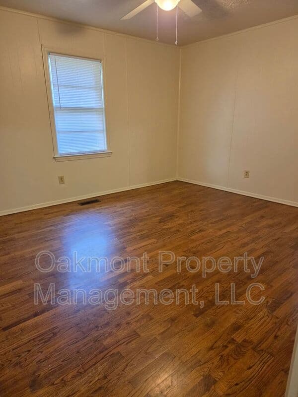 Fayetteville House: 5313 Bayleaf Drive