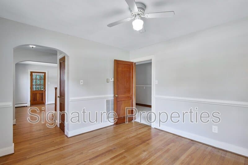 Richmond House: 6731 Forest Hill Ave
