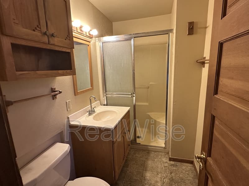 Rogue River House: 2978 E Evans Creek Rd