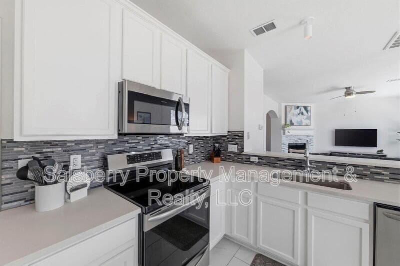Fort Worth House: 4943 Sunset Ridge Drive