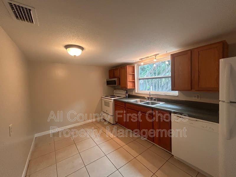 Largo Condo: 2390 14TH Ave SW