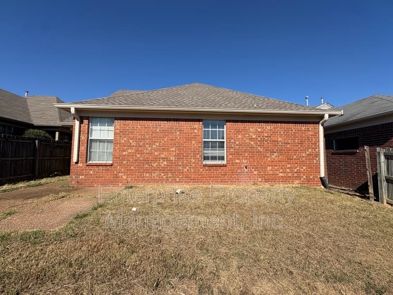 Cordova House: 10127 Cross Valley Drive