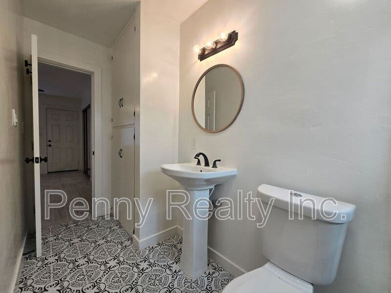 San Diego Condo: 3989 Haines St.