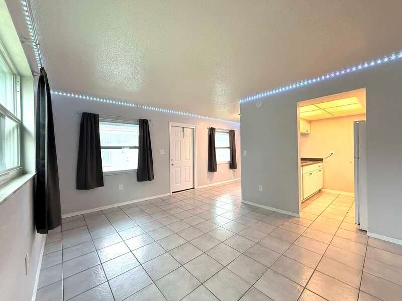 Largo Condo: 3716 137th Avenue North - B
