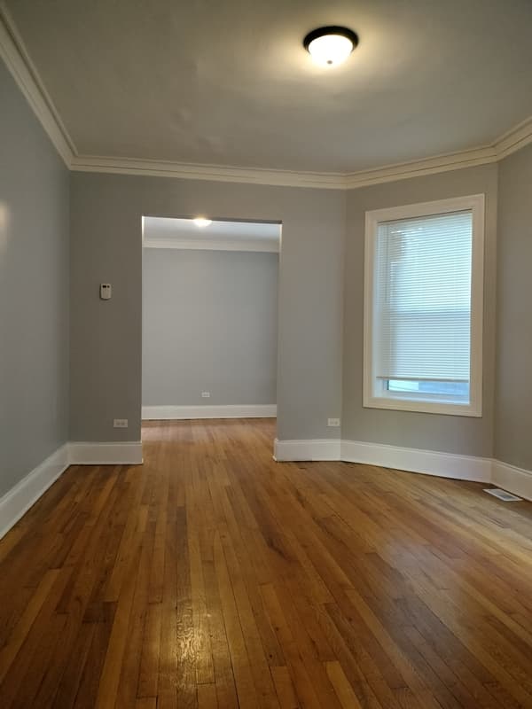 Chicago Condo: 7408 South Eberhart Avenue - 1R