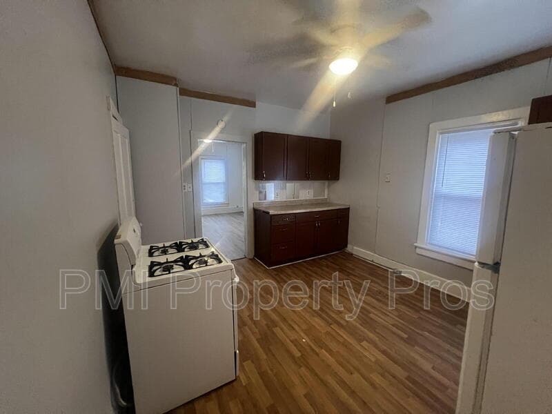 Milwaukee Condo: 2439A N Dr William Finlayson