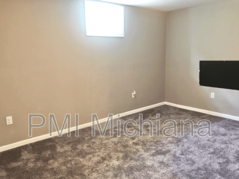 South Bend House: 51689 Melwood Ct