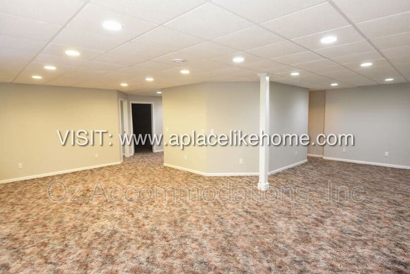 Olathe House: 22413 W 113th Ter