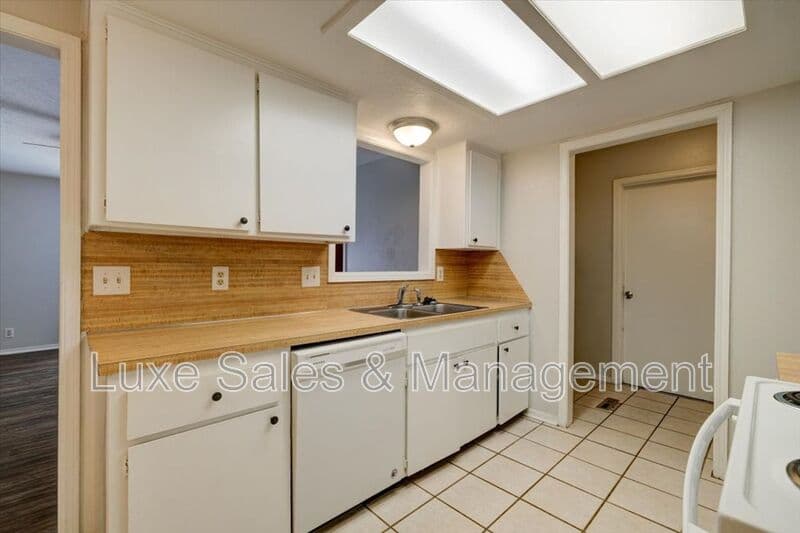 Oklahoma City House: 8302 NW 8th Street