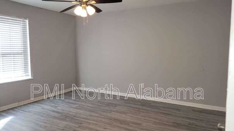 Decatur Condo: 201 8th Ave SW