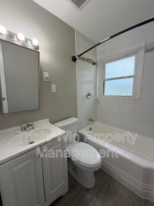 St. Louis House: 3133 Rex Ave