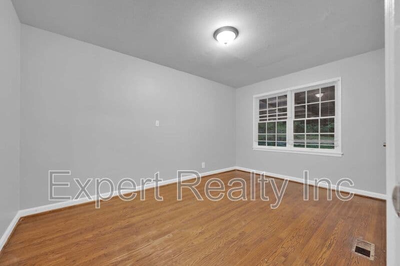 Birmingham House: 900 75th St S