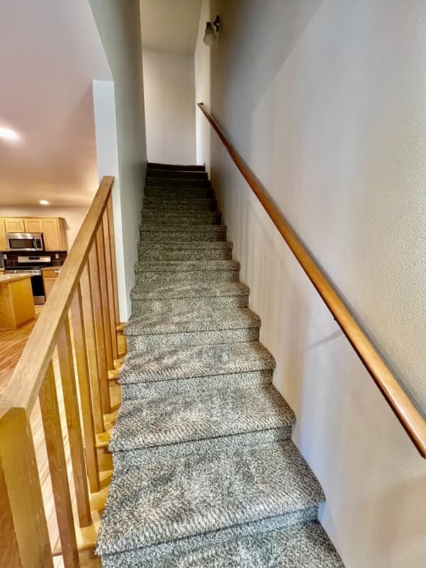 Lynden House: 1676 Lexi Loop - B