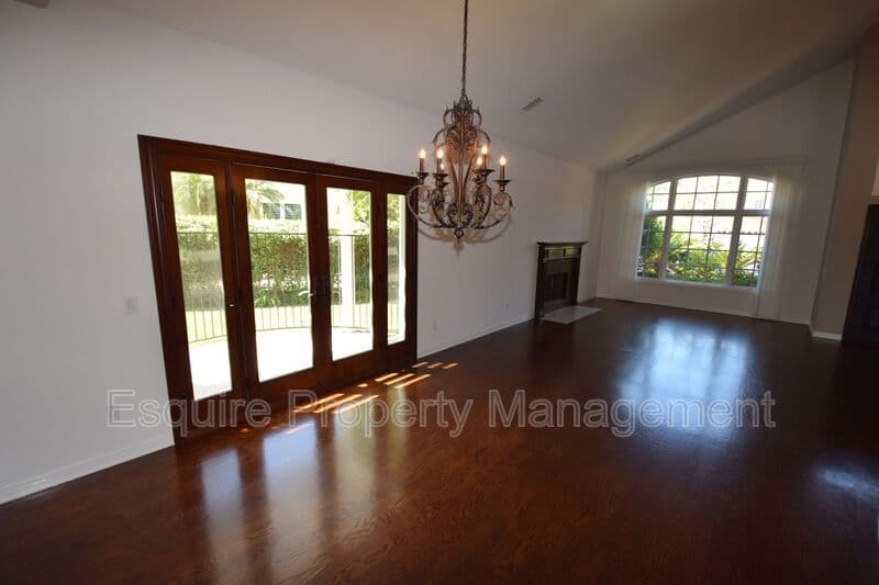 LAKE SHERWOOD House: 1674 BUSHGROVE CT