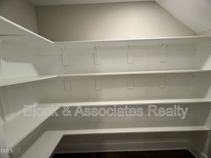 Durham House: 4016 Southpoint Landing
