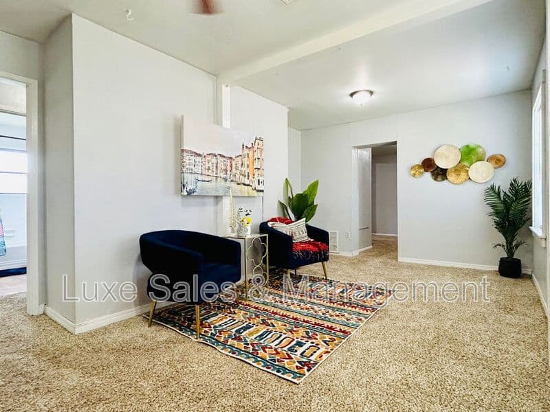 Del City House: 4220 SE 25th St