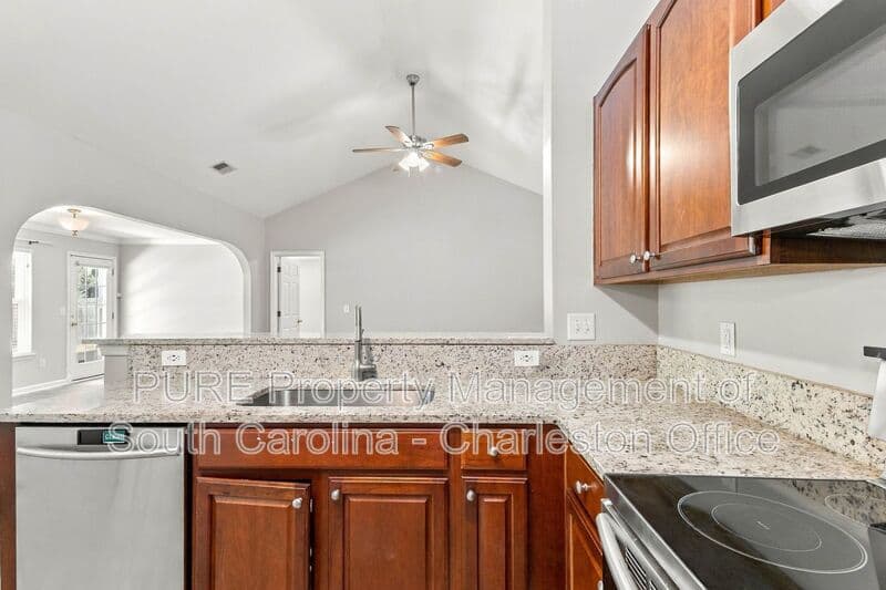 Charleston House: 1322 Palm Cove Drive