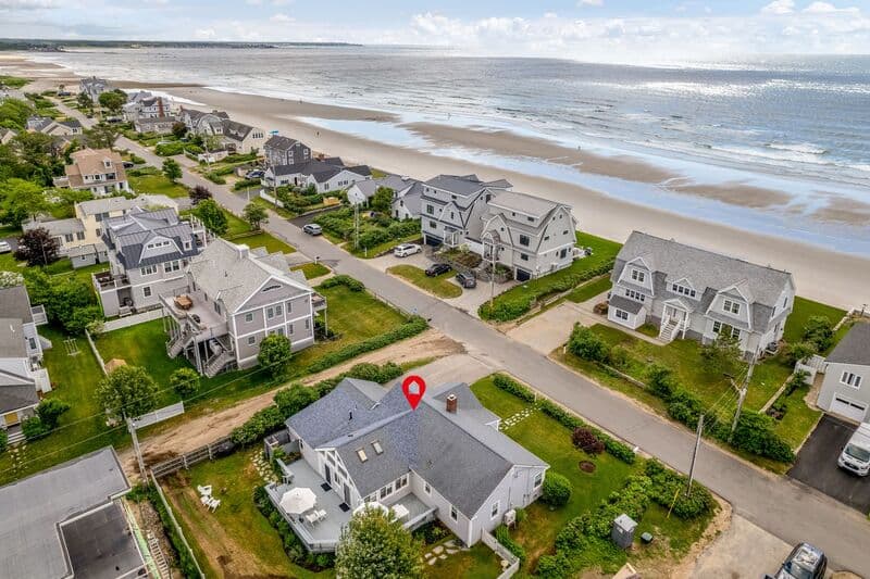 Wells House: 240 Island Beach Road