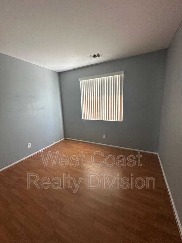 Murrieta House: 26719 Evergreen Avenue