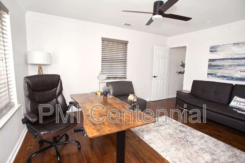 Johns Creek House: 220 Preston Oaks Dr