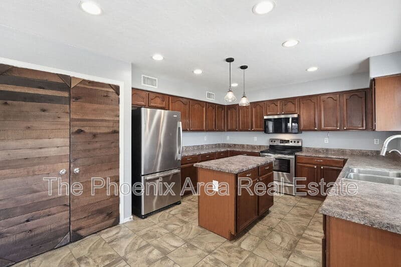 San Tan Valley House: 2669 W Quick Draw Way