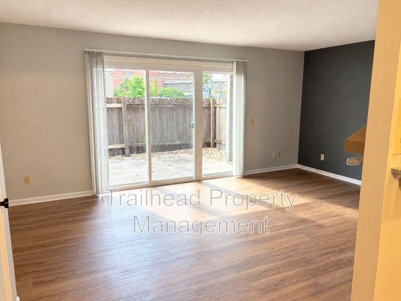 Mission House: 5801 Woodson St