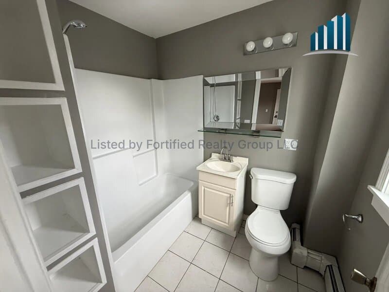 Fall River Condo: 76 Angell St
