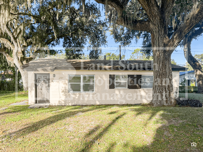 Lakeland House: 2323 Jungle Street