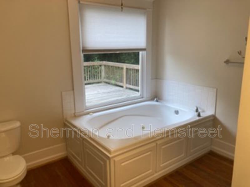 Augusta House: 2809 Lombardy Court