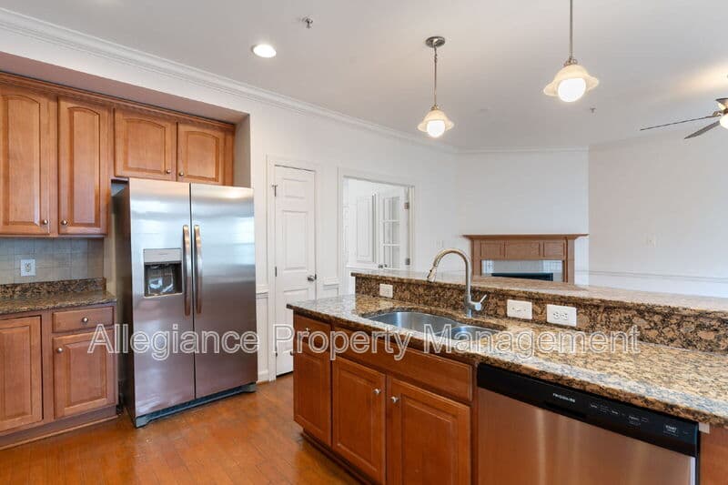 Alexandria House: 5675 Harrington Falls Ln