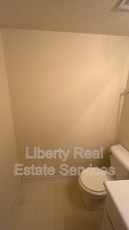 Hinesville Condo: 1100 Pineland Ave