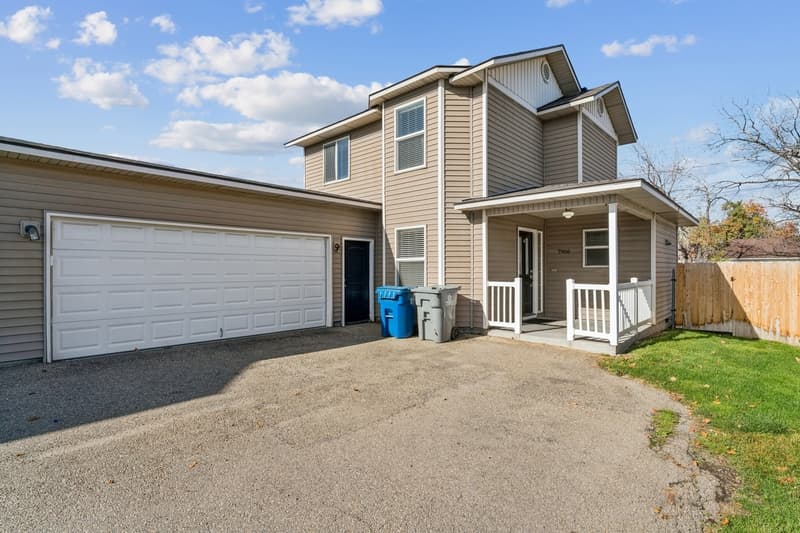 Boise Townhome: 7906 West Colehaven Court