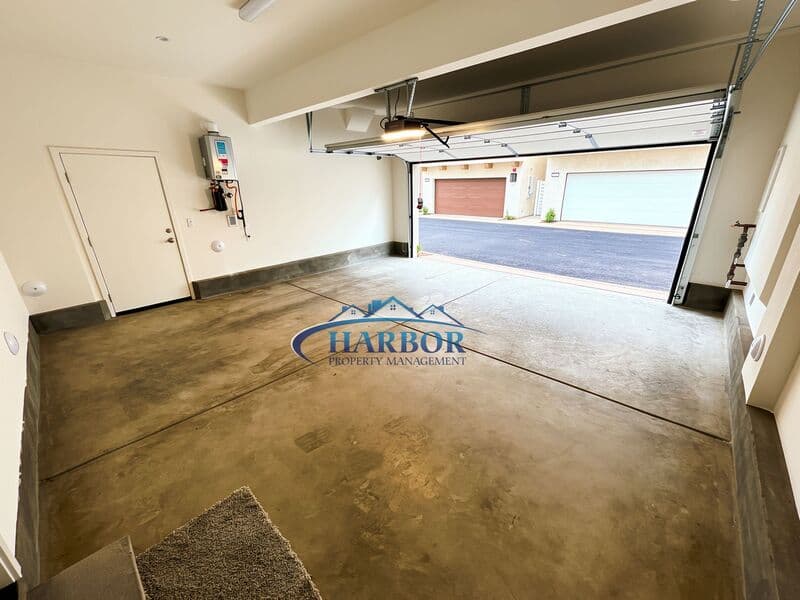 San Pedro Townhome: 1627 W Hornet Lane