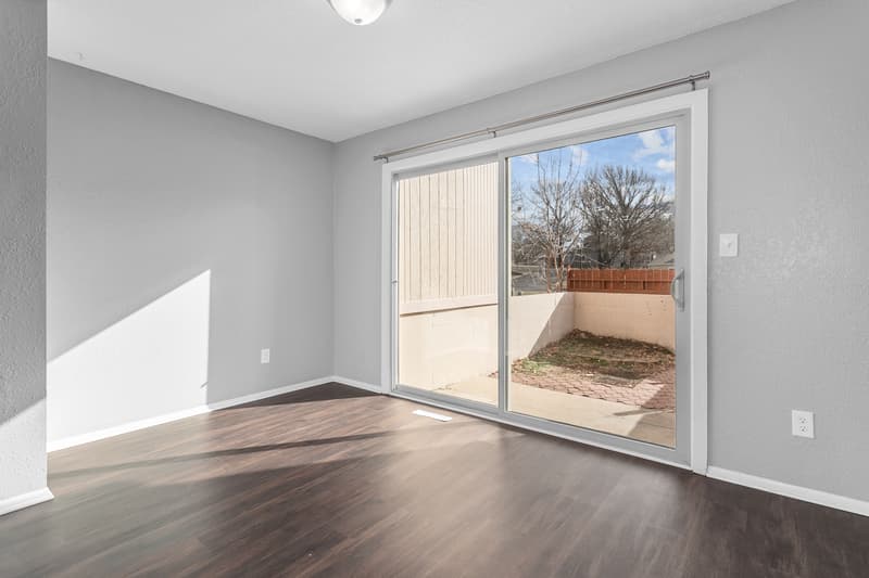 Blue Springs Condo: 565 NW Valleybrook Rd