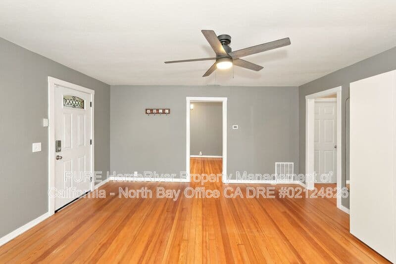 Sebastopol House: 325 Hutchins Ave