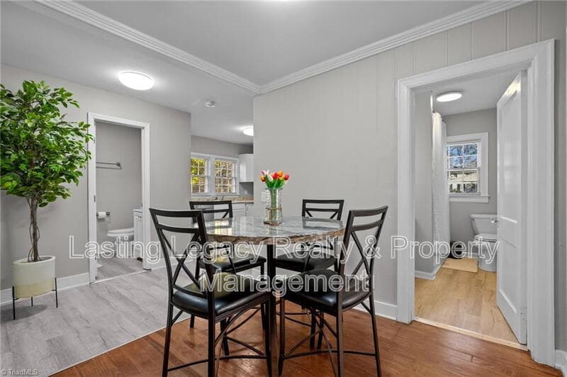 Winston-Salem House: 156 Rosedale Circle